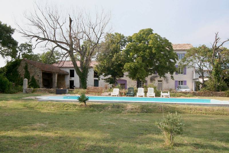 Mas en partie habitable Haut Vaucluse Jolie vue dégagée Mas en partie habitable Haut Vaucluse Dans la campagne d'Uchaux Jolie vue dégagée